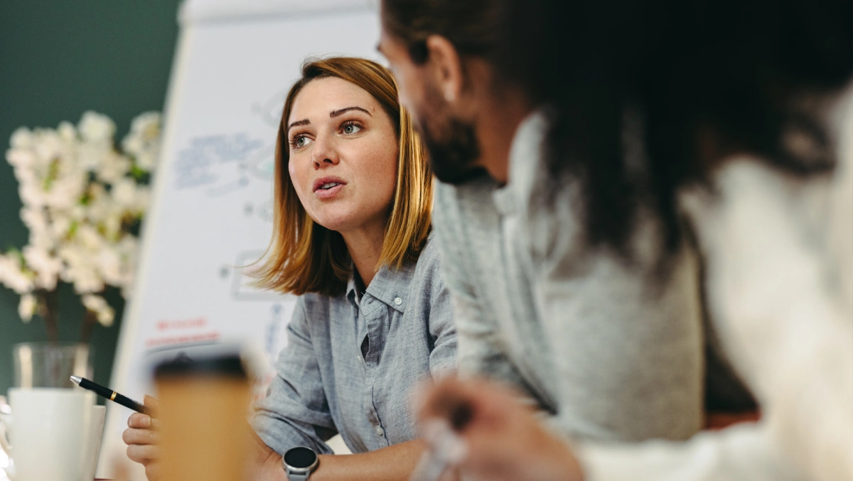 Team som diskuterar 24-månadersregeln i uthyrningslagen