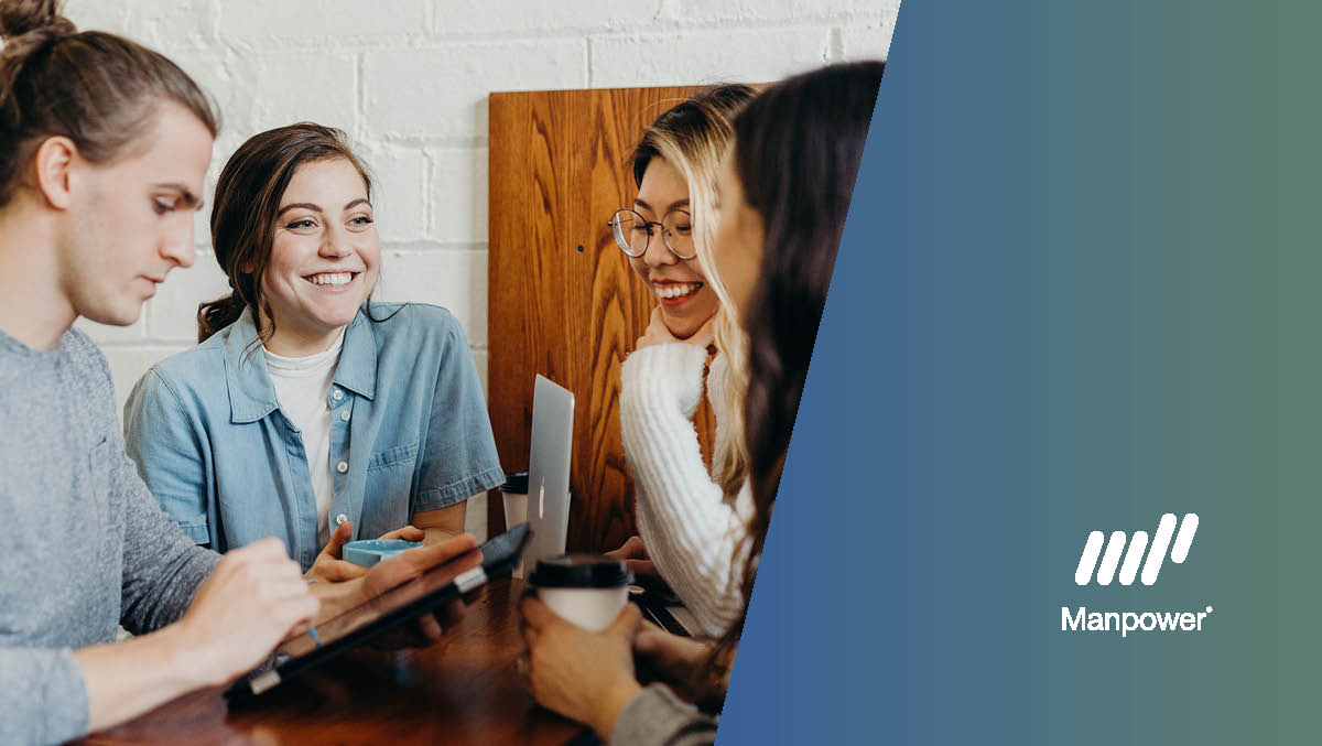 Studenter som sitter och pratar