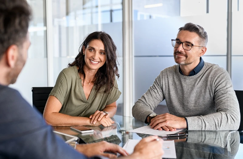 HR-konsulter vid ett mötesbord